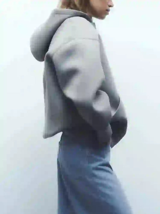 Casual Jacket – Veste zippée à capuche, coupe ample et confortable, style streetwear et urbain.