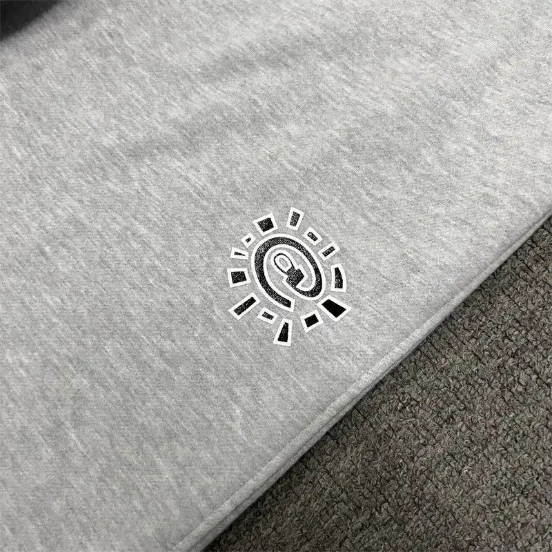 Pantalon jogging Vintage Streetwear en molleton doux, coupe slim et wide leg, confortable et tendance pour style urbain.