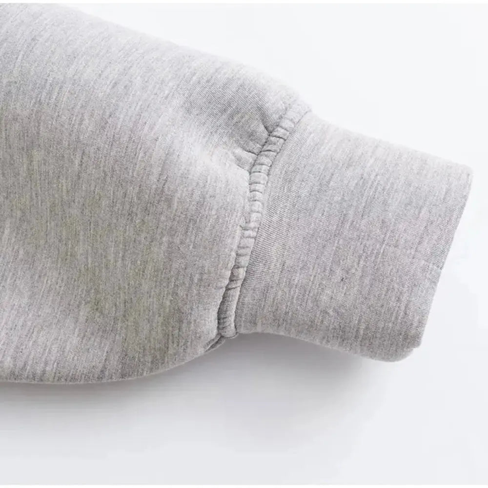 Casual Jacket – Veste zippée à capuche, coupe ample et confortable, style streetwear et urbain.