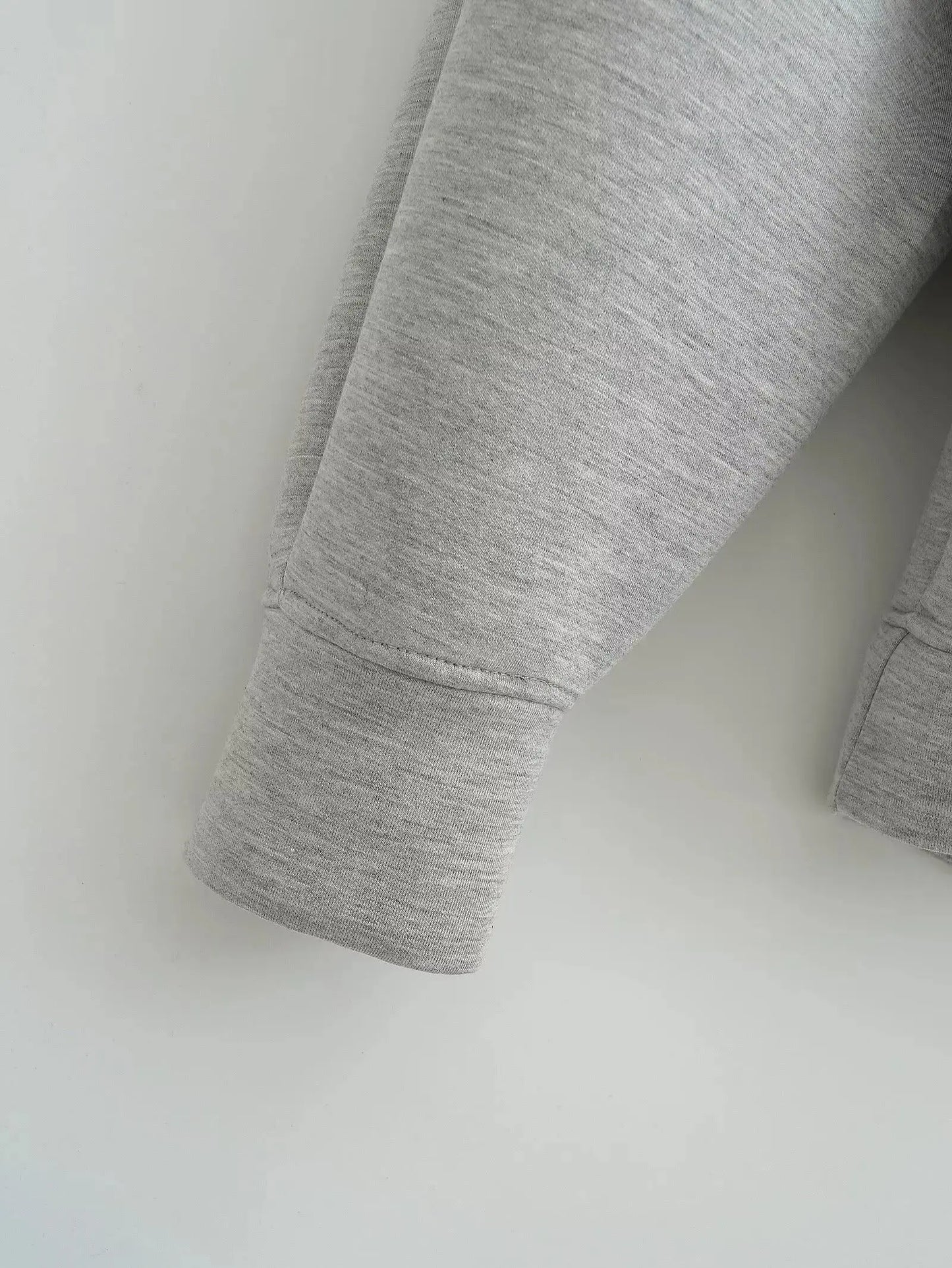 Veste oversize femme zippée à capuche gris style streetwear automne-hiver