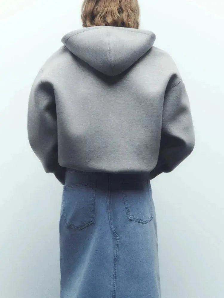 Casual Jacket – Veste zippée à capuche, coupe ample et confortable, style streetwear et urbain.