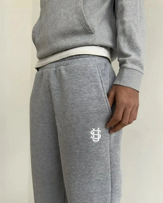 Streetwear Hoodie zippé pour homme et femme, sweat urbain en coton et polyester, coupe ample et confortable, style moderne et rétro.