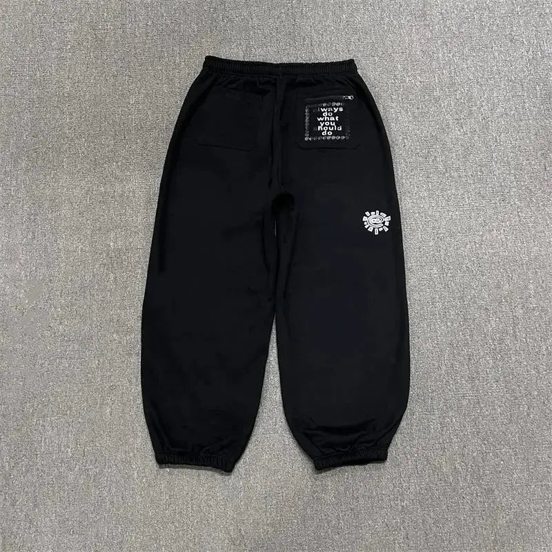 Pantalon jogging Vintage Streetwear en molleton doux, coupe slim et wide leg, confortable et tendance pour style urbain.